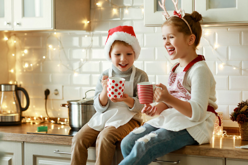 Holiday Family Fun: 13 Low-Cost Ideas